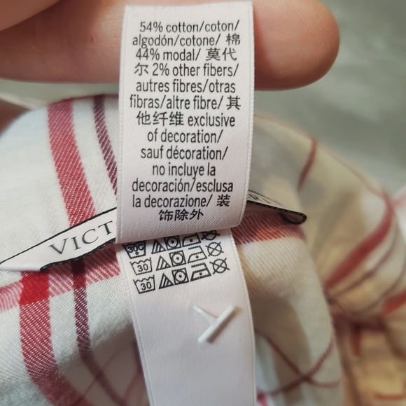 NWOT Victoria's Secret pyjamas top. Plaid. Pink and red. Metallic. M long - Picture 10 of 10